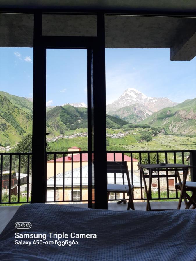 Best View Kazbegi Bilik gambar